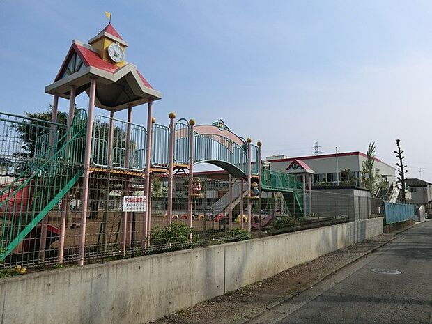 平成30年度より認定こども園に。自然環境・教育環境に恵まれた立地で、伸びやかな保育を行っています。