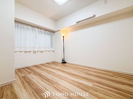 一日の疲れをいやしてくれる主寝室。自分時間を快適に過ごすプライベートルーム。