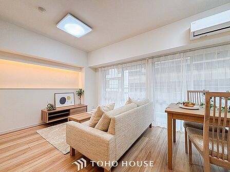 落ち着いた雰囲気に包まれた伸びやかな空間で、ゆったりと家族団らんの時間を過ごせます。