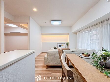 ここにはみんなが集い、食事と楽しい会話が始まるスペース。
