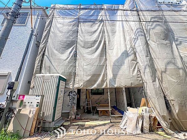 閑静な住宅街の一角、ひと時のくつろぎが生まれ、ゆっくりと愛着が育まれていきます。