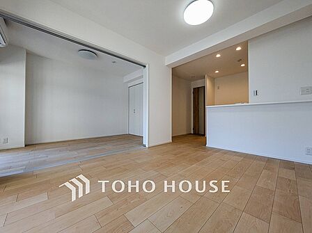 ここにはみんなが集い、食事と楽しい会話が始まるスペース。