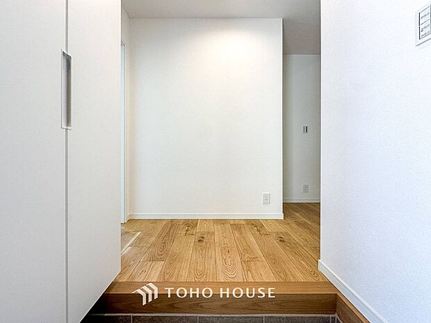 居住者の帰り、訪れる方を優しく迎えてくれる玄関です。