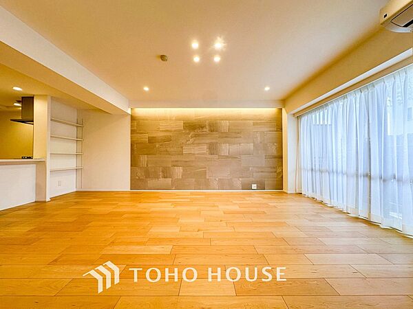 落ち着いた雰囲気に包まれた伸びやかな空間で、ゆったりと家族団らんの時間を過ごせます。
