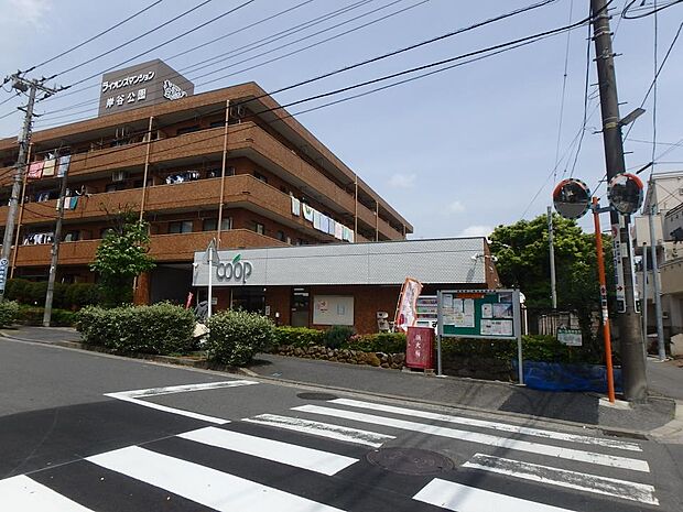 食とくらしの安心をめざして、お店とおうちCO-OP(宅配)などのサービスを展開しています。)