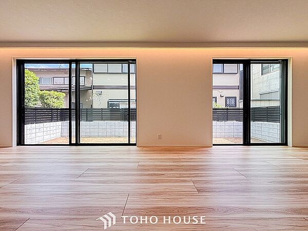 落ち着いた雰囲気に包まれた伸びやかな空間で、ゆったりと家族団らんの時間を過ごせます。