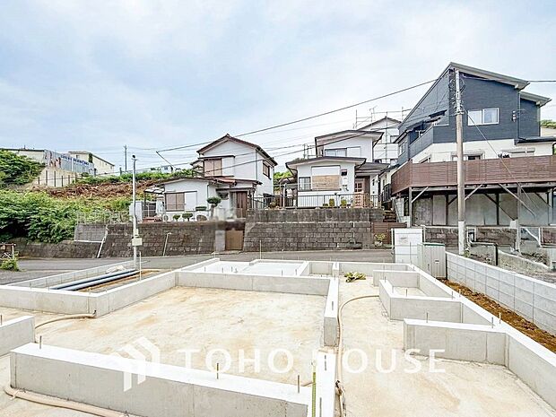 閑静な住宅街の陽当りに恵まれた土地で寛ぎに満ちた生活を。