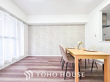 ここにはみんなが集い、食事と楽しい会話が始まるスペース。