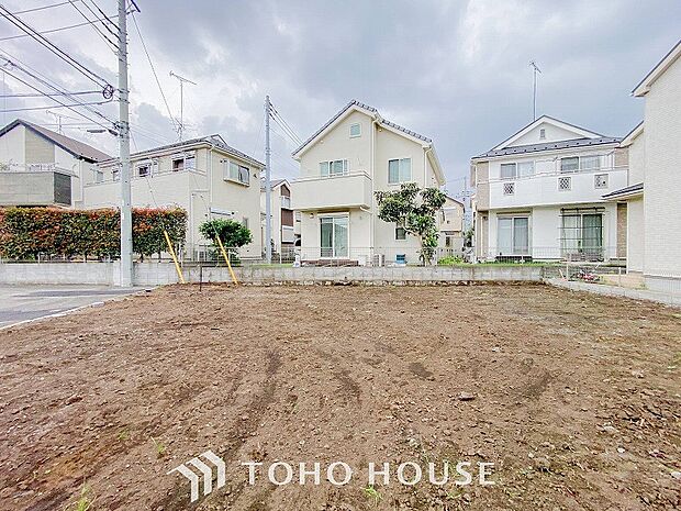 住む人を映し出す洗練された佇まいは、いつまでも輝き続けながらいつしか街の風景に溶け込んでいきます。