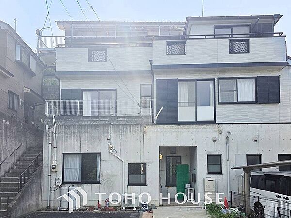 閑静な住宅街の陽当りに恵まれた土地で寛ぎに満ちた生活を。