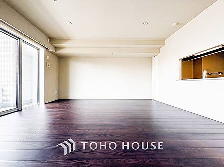 落ち着いた雰囲気に包まれた伸びやかな空間で、ゆったりと家族団らんの時間を過ごせます。
