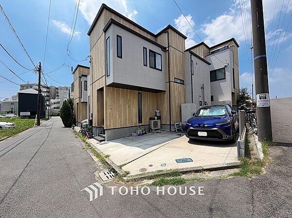 洗練された印象の外観は、訪れる人の記憶にも残るスタイリッシュな邸宅。