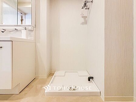 洗濯機を配置しても十分なスペースを確保しております。