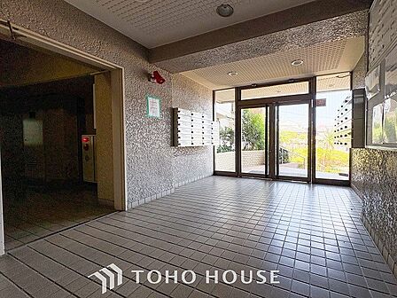 明るく開放感あるロビーは日常のオン・オフを切り替えてくれる大切な空間です。
