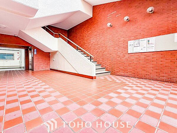 訪れるゲストや住む人を優しく迎え入れてくれる明るい空間です。