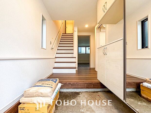 居住者の帰り、訪れる方を優しく迎えてくれる玄関です。