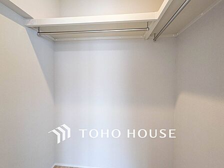 衣類だけでなく大きな荷物も収納でき、お部屋がすっきりします。