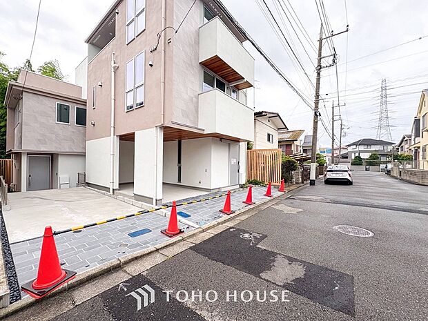閑静な住宅街の一角、ひと時のくつろぎが生まれ、ゆっくりと愛着が育まれていきます。