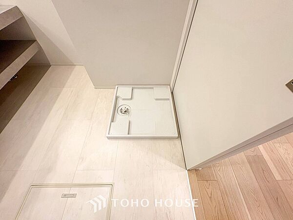 洗濯機を配置しても十分なスペースを確保しております。
