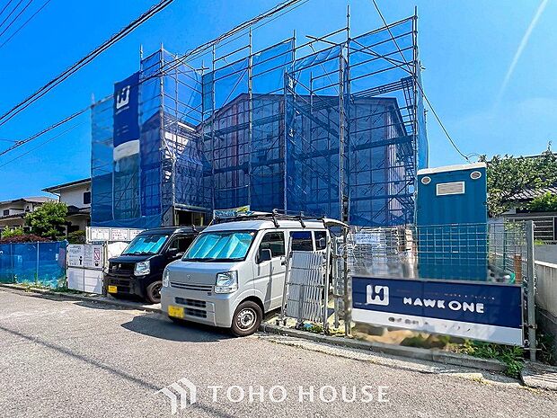 閑静な住宅街の一角、ひと時のくつろぎが生まれ、ゆっくりと愛着が育まれていきます。