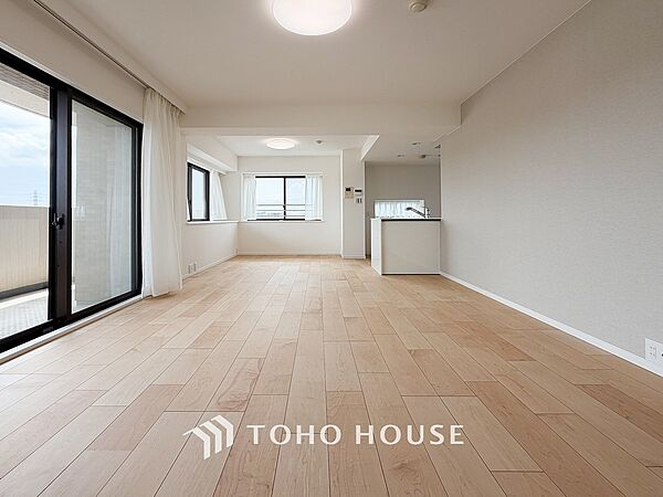 落ち着いた雰囲気に包まれた伸びやかな空間で、ゆったりと家族団らんの時間を過ごせます。