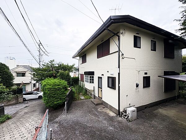 都市機能の利便性と暮らしやすさに満たされた住環境。心地よい陽光と風が舞い込みます。