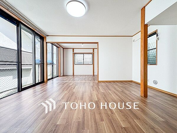 落ち着いた雰囲気に包まれた伸びやかな空間で、ゆったりと家族団らんの時間を過ごせます。