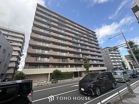 風を感じ青い空から太陽の恵みを感じる温もり溢れる佇まい。
