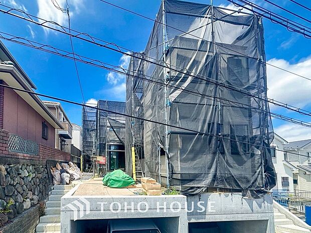 表現された空間は豊かな光と風を纏い、暮らしの時間を豊かにしてくれます。