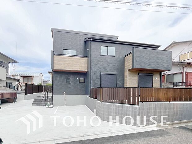 閑静な住宅街の一角、ひと時のくつろぎが生まれ、ゆっくりと愛着が育まれていきます。