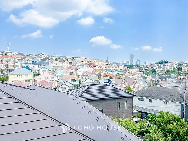 開放的で気持ちの良い眺望と青い空を満喫できます。