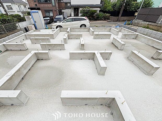 風を感じ青い空から太陽の恵みを感じる温もり溢れる佇まい。