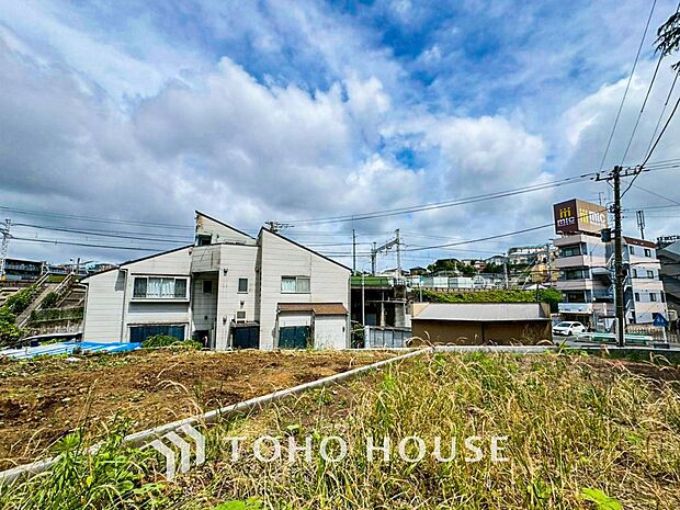 現地土地写真『快適』は「家」と「街」と「環境」が調和した時に訪れるだと改めて感じさせてくれます。