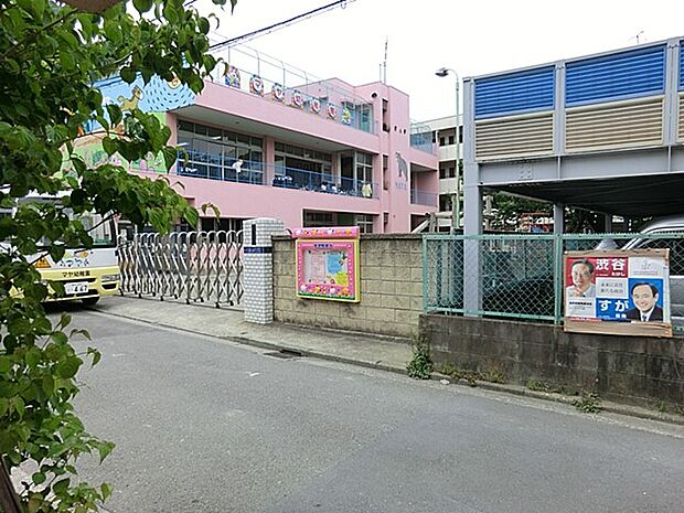 生命尊重の仏教保育を基本理念として情操を高め、やさしく、感情豊かな人格を目指します。