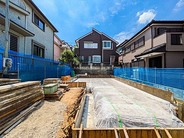 時間のゆとりと空間、爽やかな陽光がもたらす光と風を贅沢なまでに感じる暮らしが始まります。