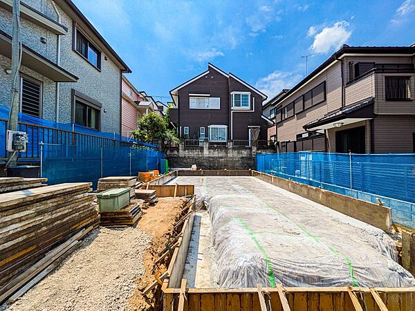 時間のゆとりと空間、爽やかな陽光がもたらす光と風を贅沢なまでに感じる暮らしが始まります。