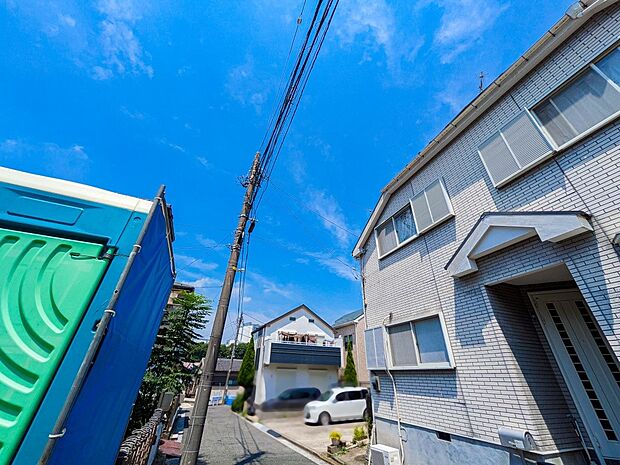 開放的で気持ちの良い眺望と青い空を満喫できます。
