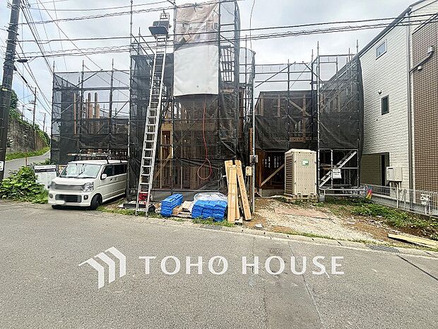 閑静な住宅街の一角、ひと時のくつろぎが生まれ、ゆっくりと愛着が育まれていきます。