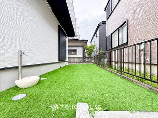 毎日の暮らしの中に癒しを与えてくれるお庭スペース。