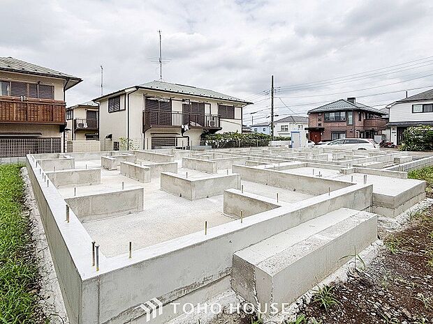 爽やかな青空の下に贅沢なほどに降り注ぐ陽光、豊かな居住性と、クオリティが見事に調和した住空間。