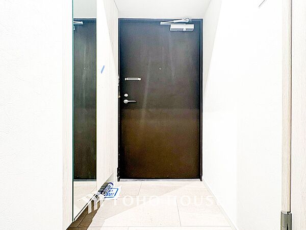 居住者の帰り、訪れる方を優しく迎えてくれる玄関です。