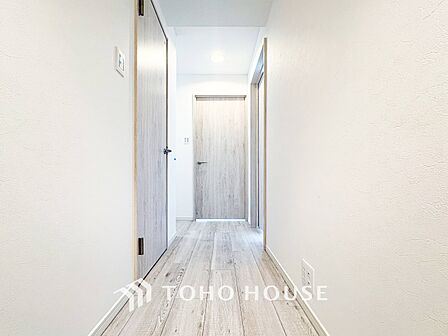 やわらかな陽射しがふりそそぎ、ゆったりした時間が流れる室内。