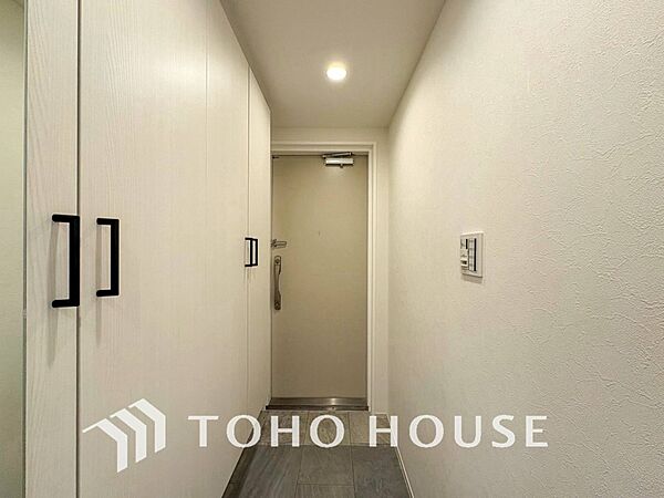 居住者の帰り、訪れる方を優しく迎えてくれる玄関です。