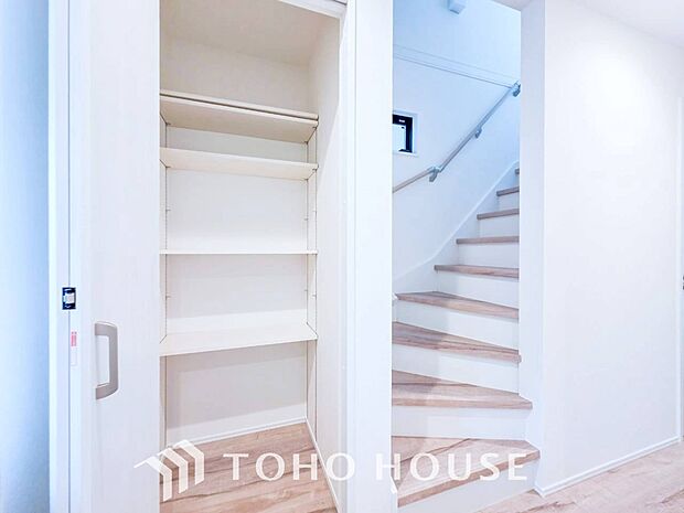 空間を余すところなく有効利用した収納は生活空間をより上質なものにしてくれるでしょう。