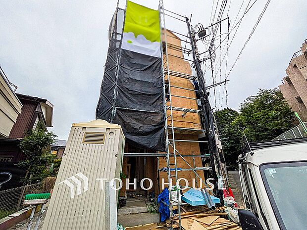 閑静な住宅街の一角、ひと時のくつろぎが生まれ、ゆっくりと愛着が育まれていきます。
