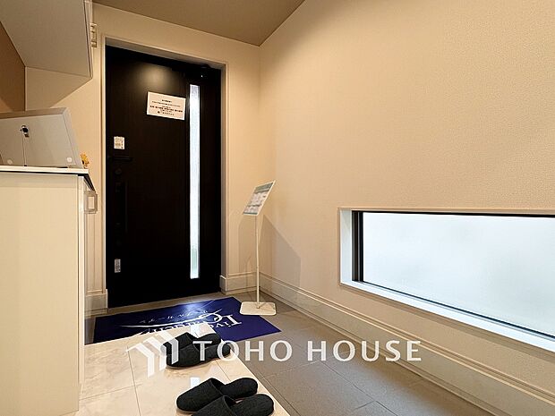 居住者の帰り、訪れる方を優しく迎えてくれる玄関です。