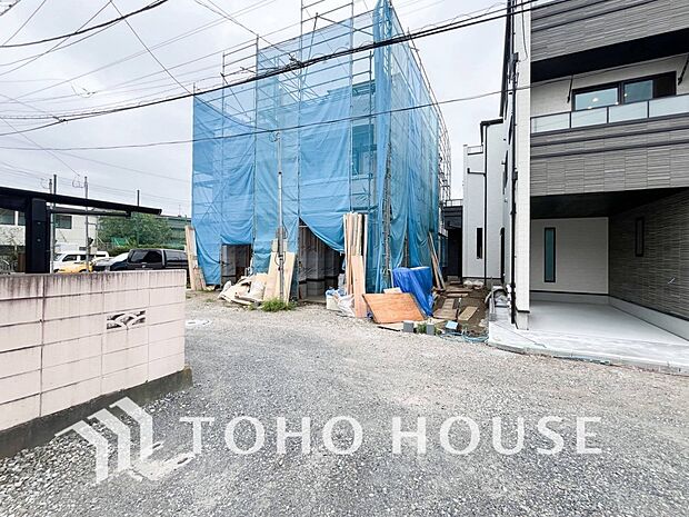 閑静な住宅街の一角、ひと時のくつろぎが生まれ、ゆっくりと愛着が育まれていきます。