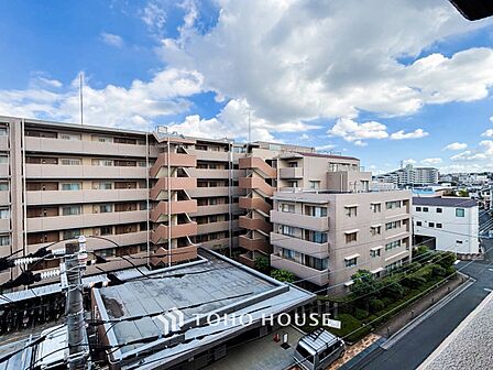 開放的で気持ちの良い眺望と青い空を満喫できます。