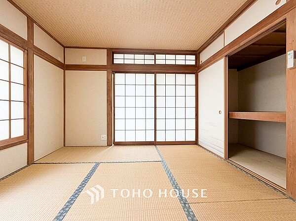 来客時や一息つきたいときなどに利用できる用途多様な空間です。