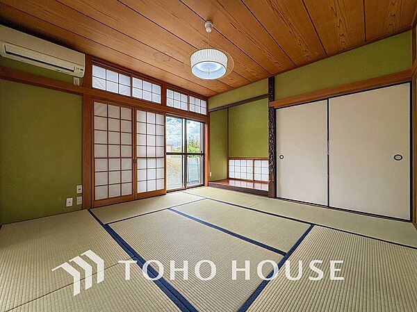 来客時や一息つきたいときなどに利用できる用途多様な空間です。
